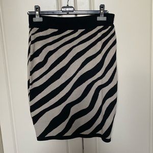 THE ONE CLOTHING MIDI SKIRT SIZE XL.